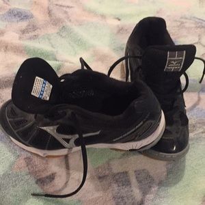 Volleyball shoes